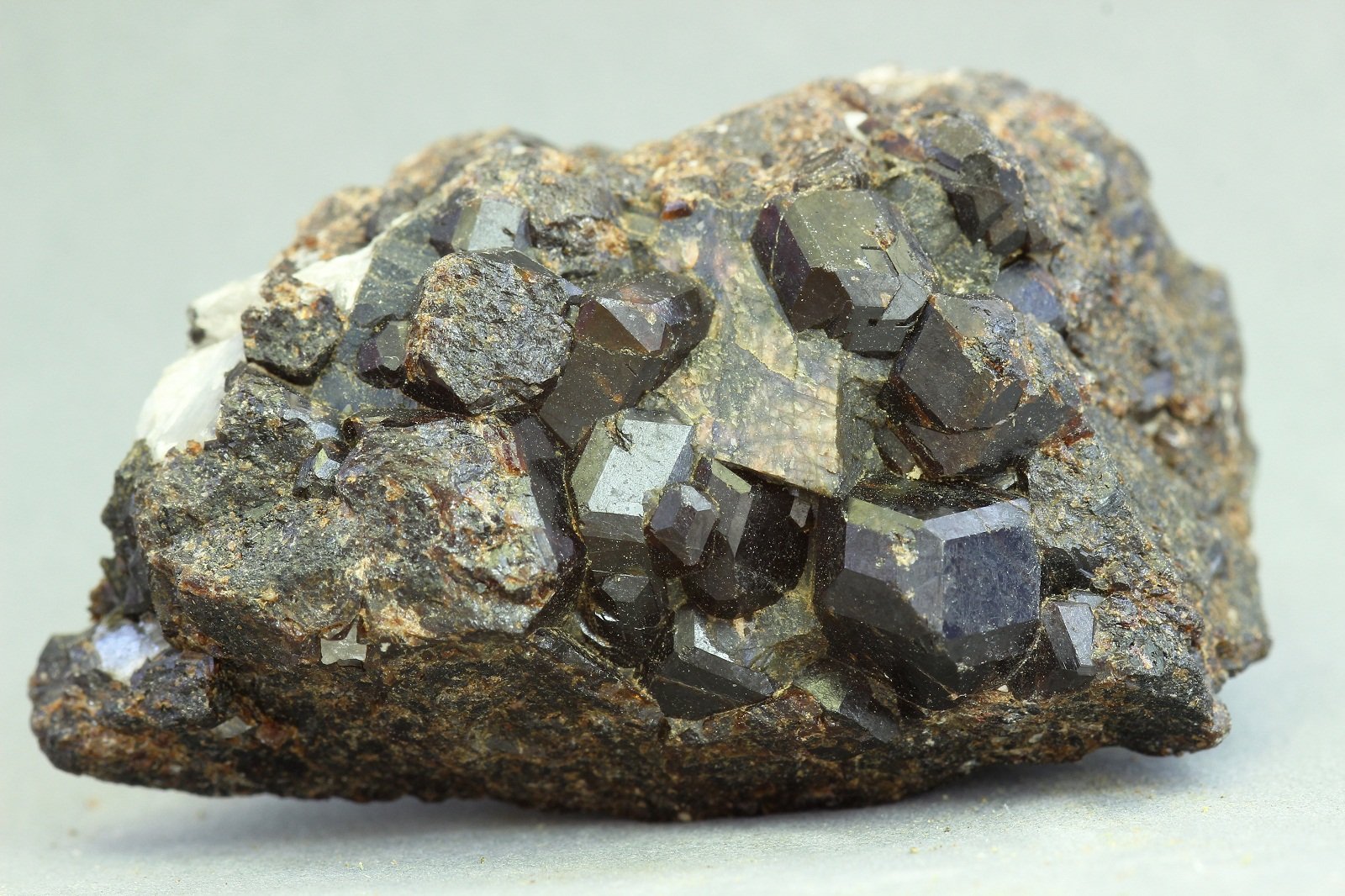 Andradita (variedad melanita)
42x29x26 mm
(Autor: Juan Espino)