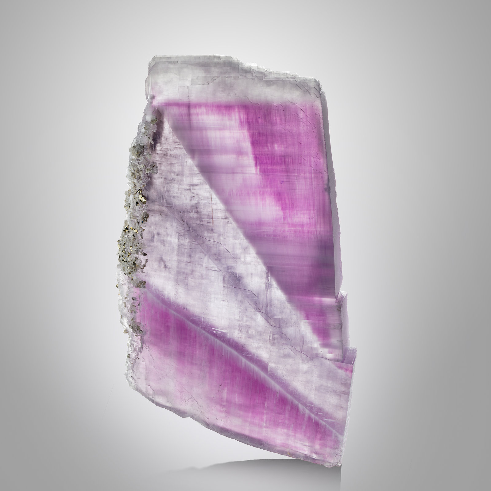 Anhidrita con Pirita y Calcita
18 x 3.5 x 29 cm
(Autor: Museo MIM)