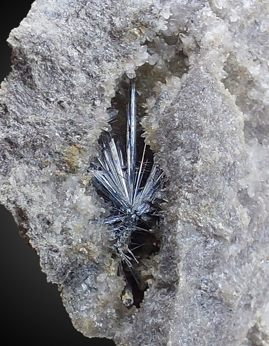 Antimonita
grupo de cristales de 1cm x 0,5 cm
(Autor: srm13151)