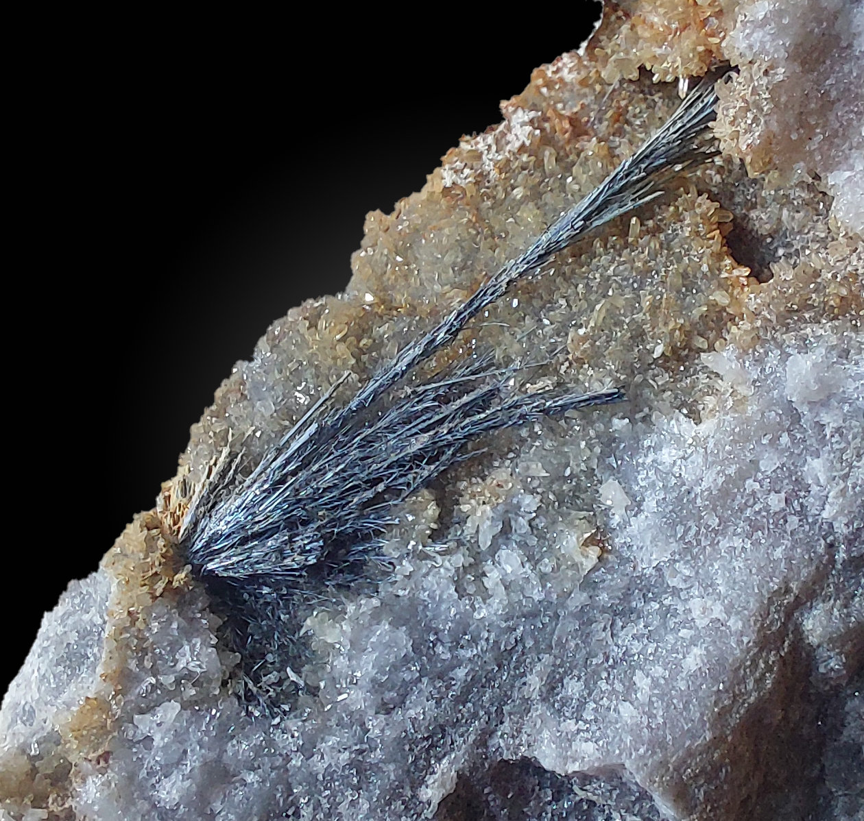 Antimonita
grupo de cristales de 2cm x 0,5 cm
(Autor: srm13151)