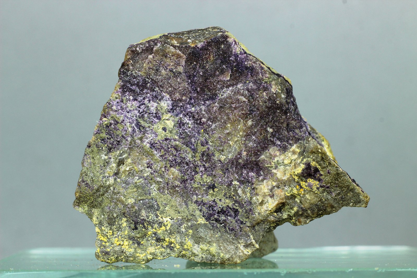 Fluorita (variedad antozonita)
40x35 mm
(Autor: Juan Espino)