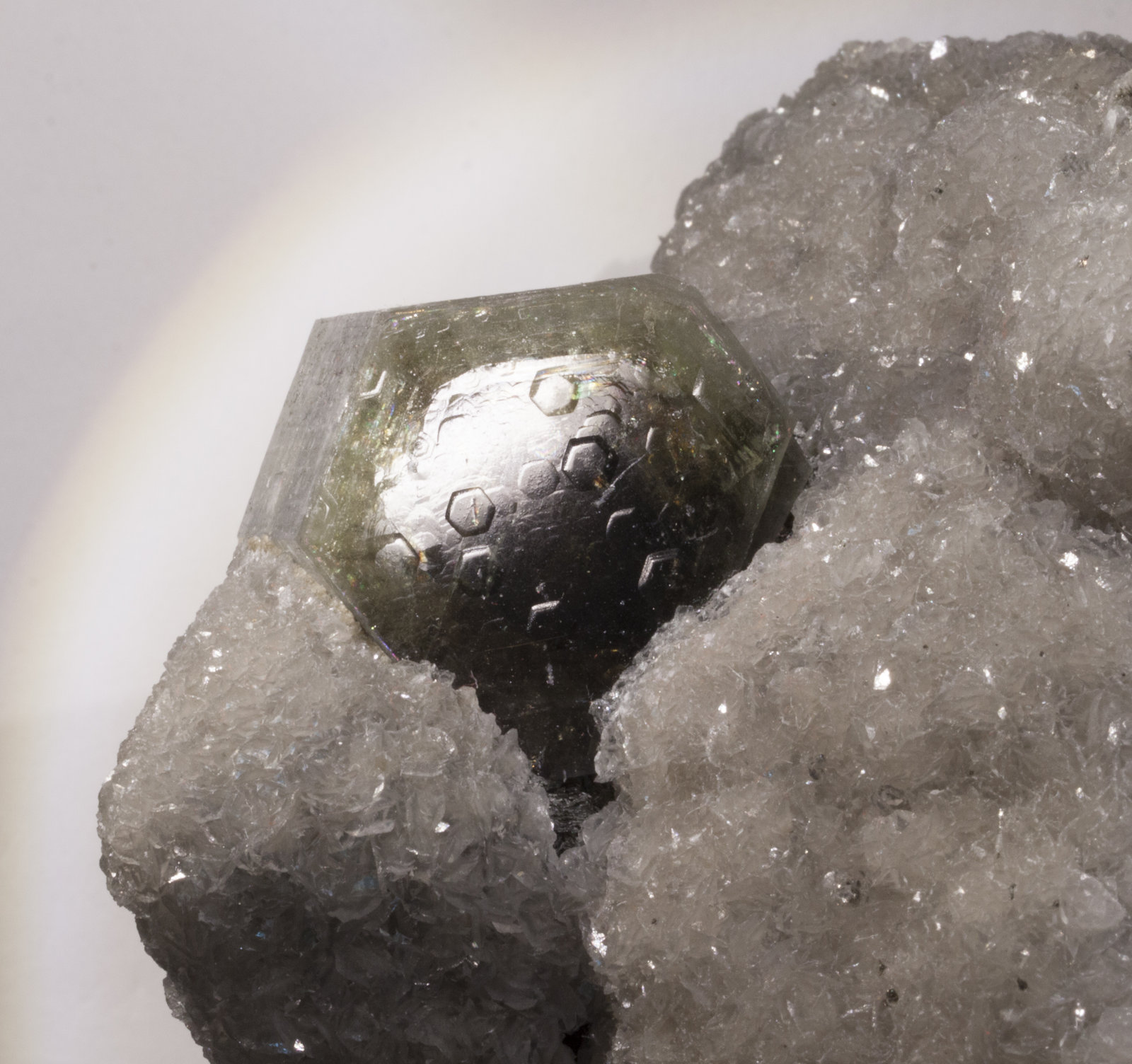 Fluorapatito, Calcita
cristal de 3cm
(Autor: Raul Vancouver)
