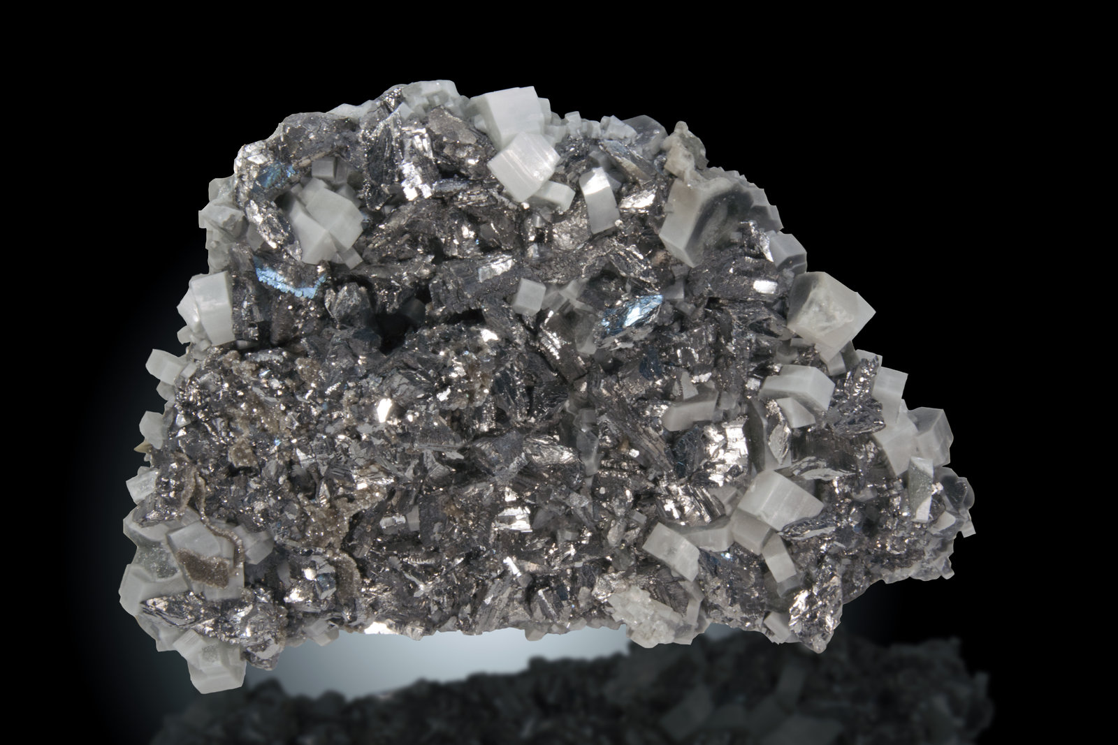 Arsenopirita, Fluorapatito
17 x 12 cm
(Autor: Raul Vancouver)