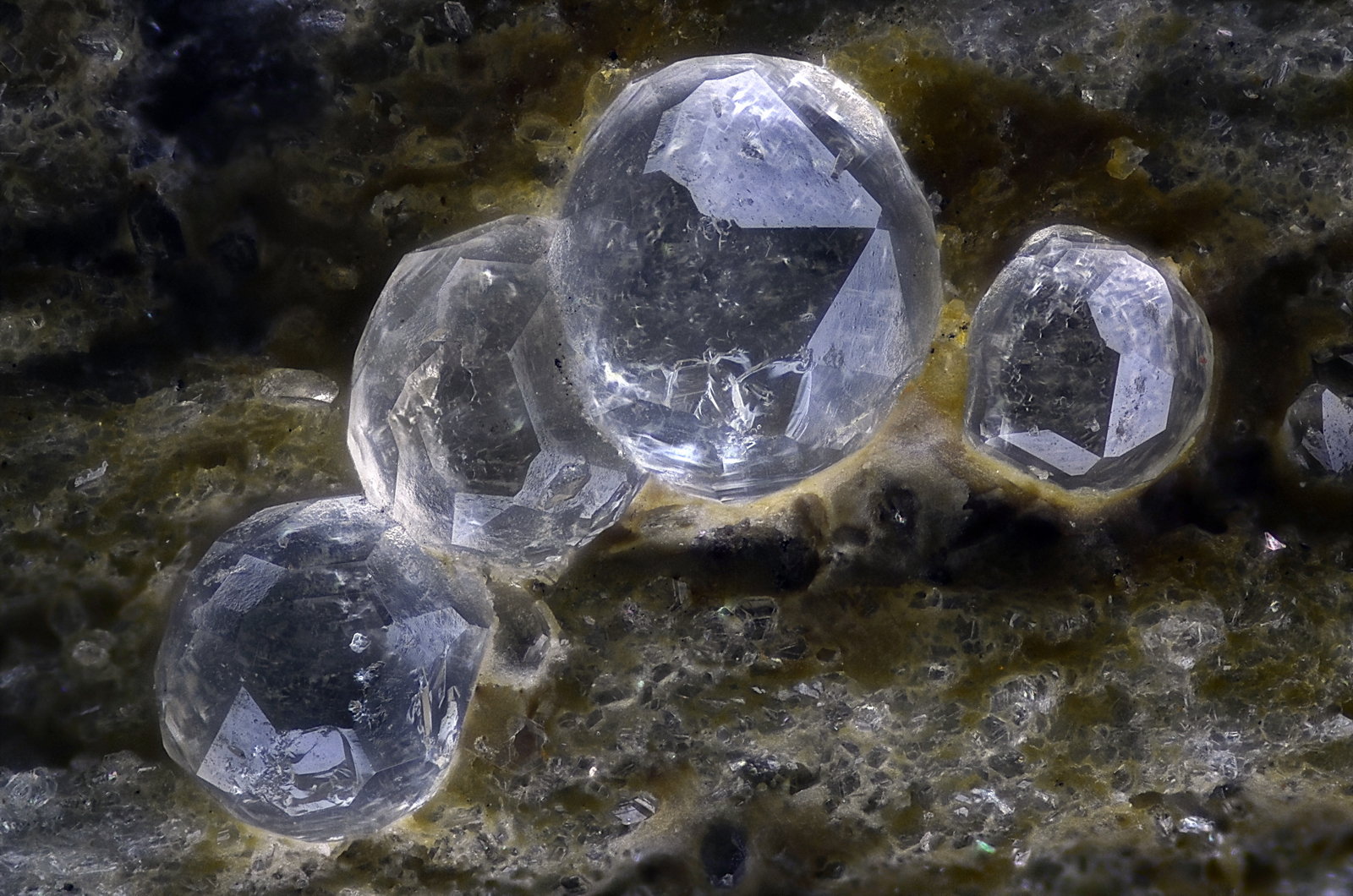 Fluorapatito.
Campo de visión 2 mm.
(Autor: Juan Miguel)