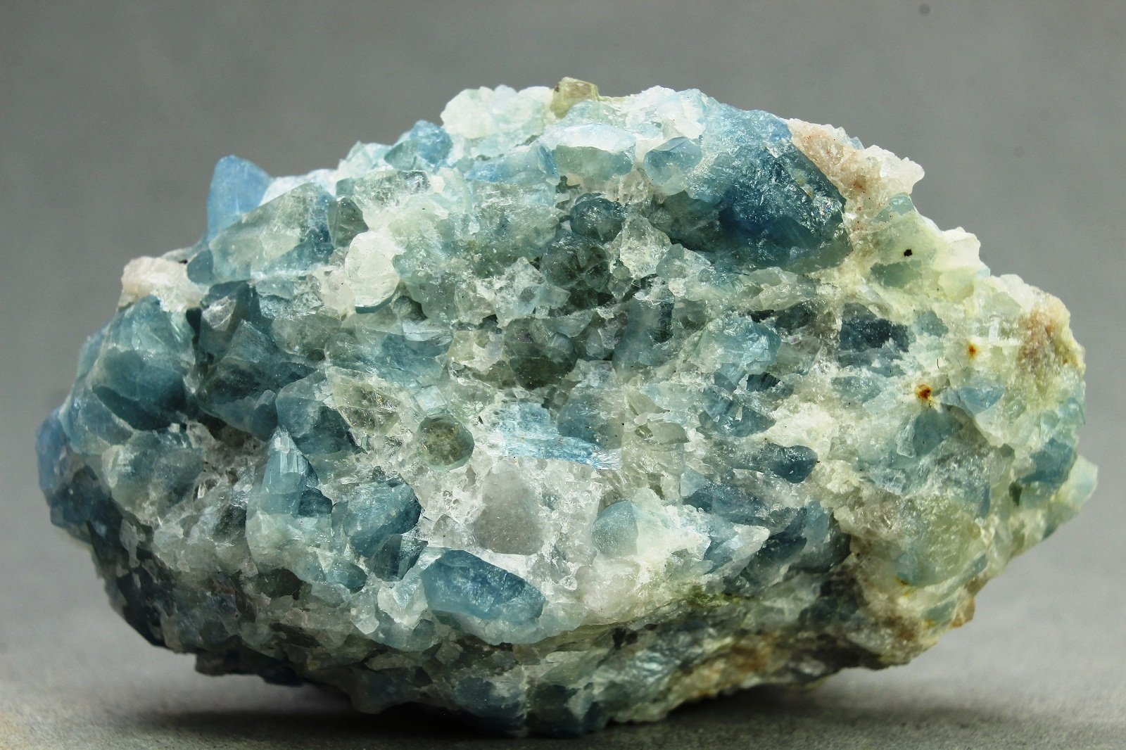 Fluorapatito
43x28x18 mm
(Autor: Juan Espino)