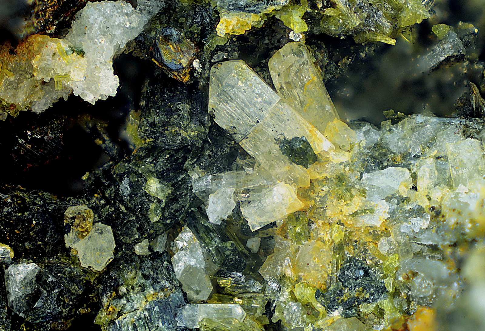 Fluorapatito (Grupo del apatito).
Campo de visón de 6 mm.
(Autor: Antonio Carmona)