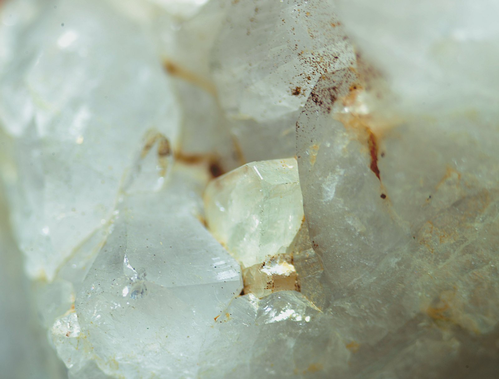 Apatito.
Cristal de 6 mm.
(Autor: Antonio Carmona)