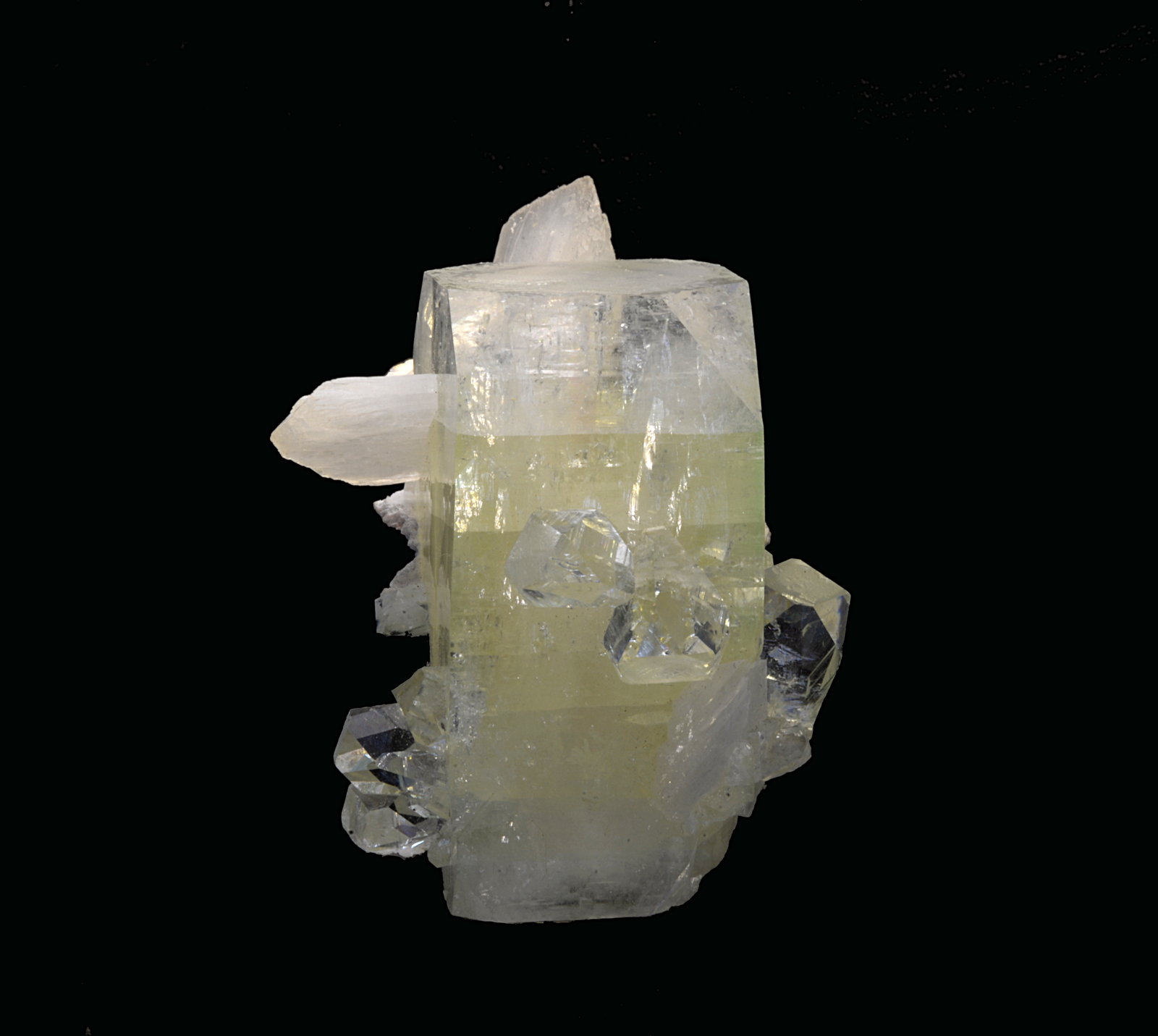 Fluorapofilita-(K)
4 x 2 cm
(Autor: Antonio Carmona)