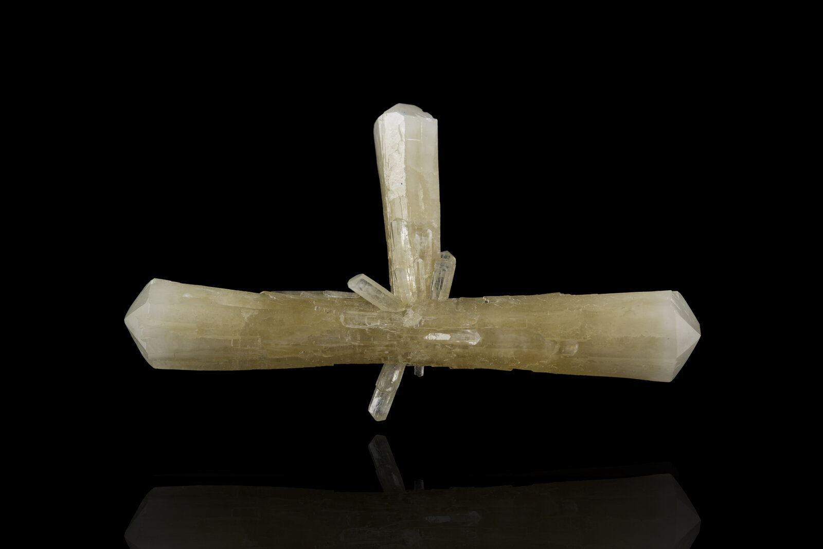Aragonito (variedad tarnowitzita)
8.5 x 4.5 x 2.5 cm / Cristal principal: 4 cm
(Autor: Museo MIM)