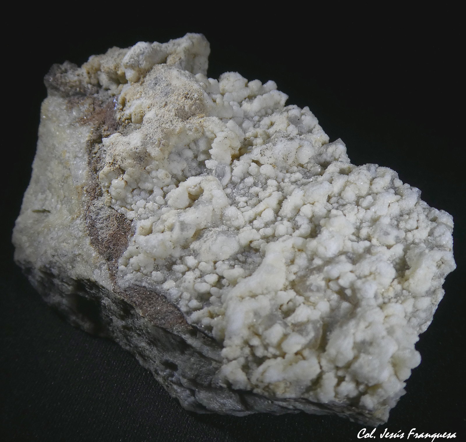 Aragonito.
68x45 mm.
(Autor: Jesus Franquesa Baucells)