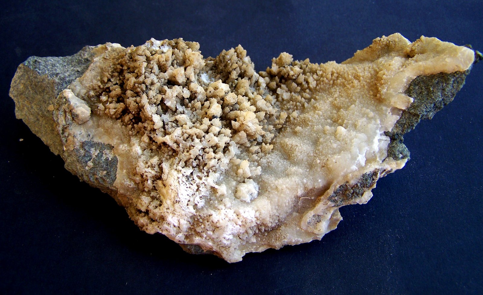 Aragonito
14 cm por 9cm
(Autor: canada)