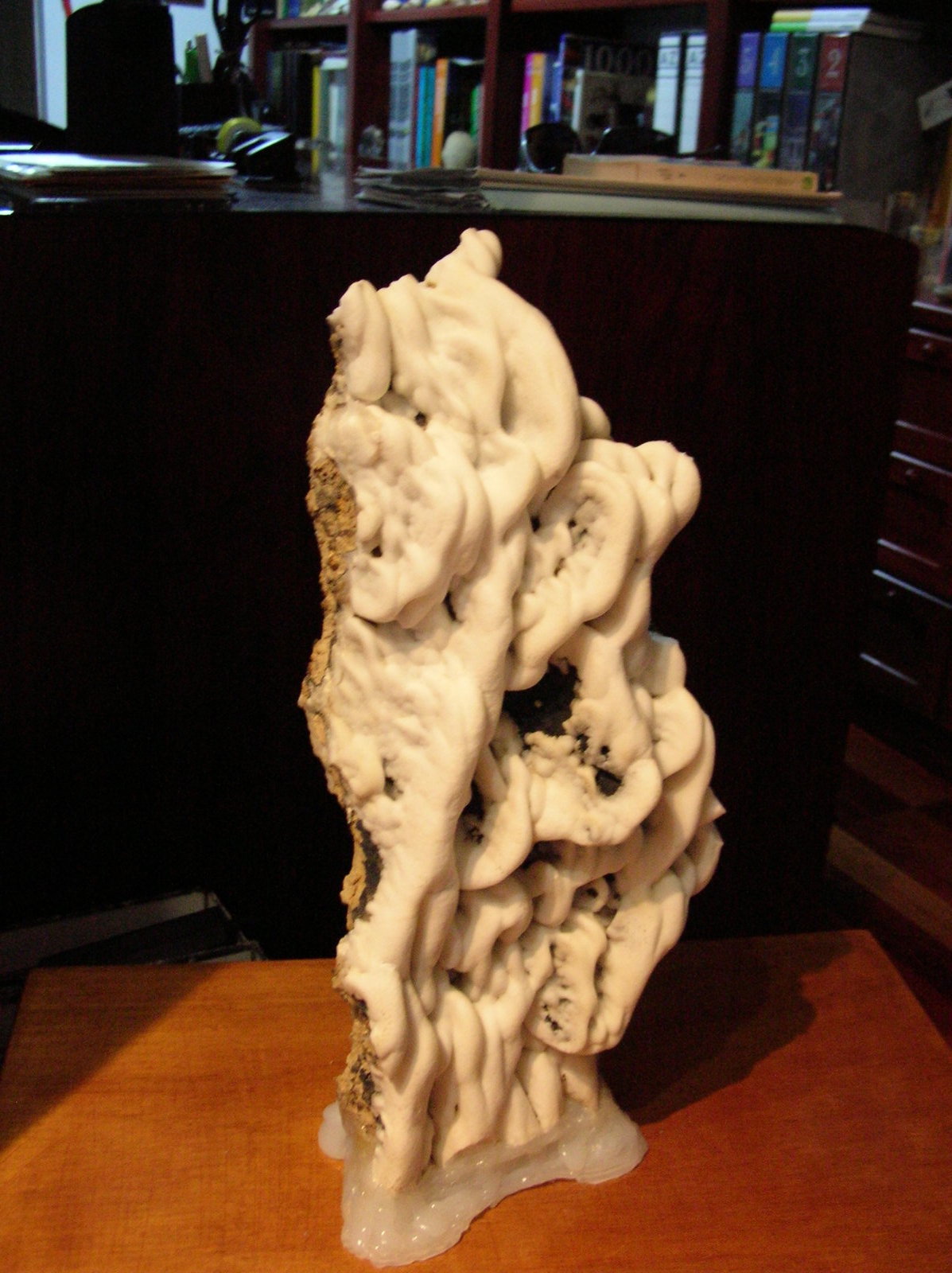 Aragonito
48 x 17 cm
(Autor: Pedro Conesa)