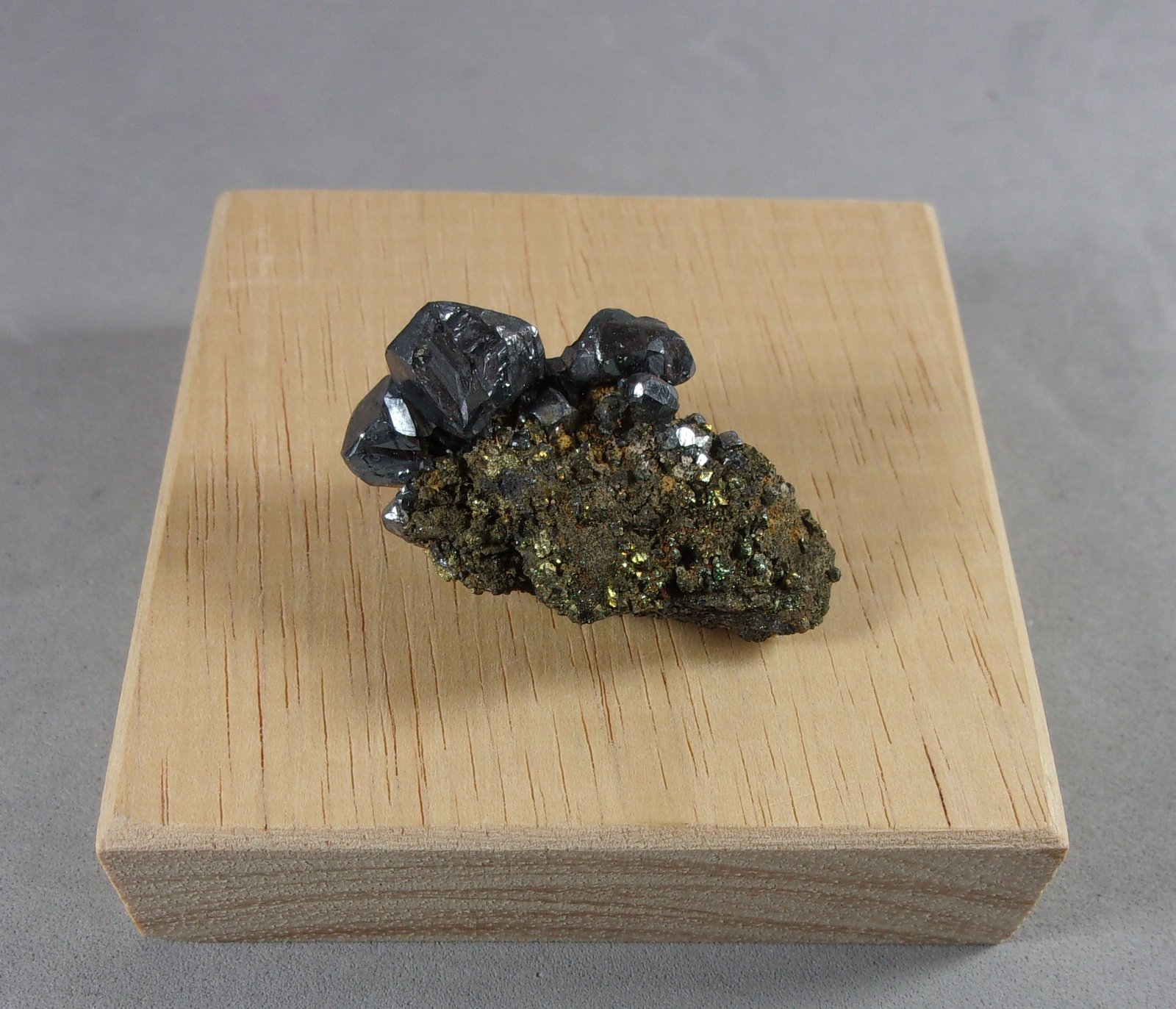 Acantita (argentita)
3 x 2 cm
(Autor: J. G. Alcolea)