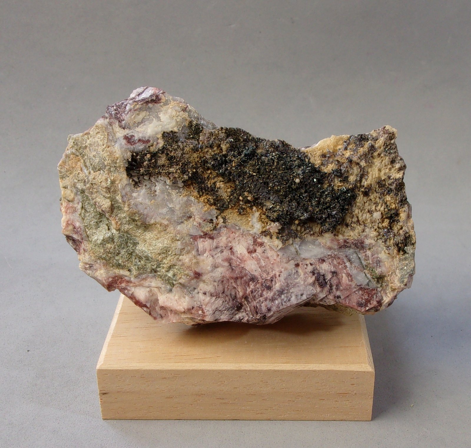 Argentopirita
8,5 x 6 x 3 cm.
(Autor: J. G. Alcolea)