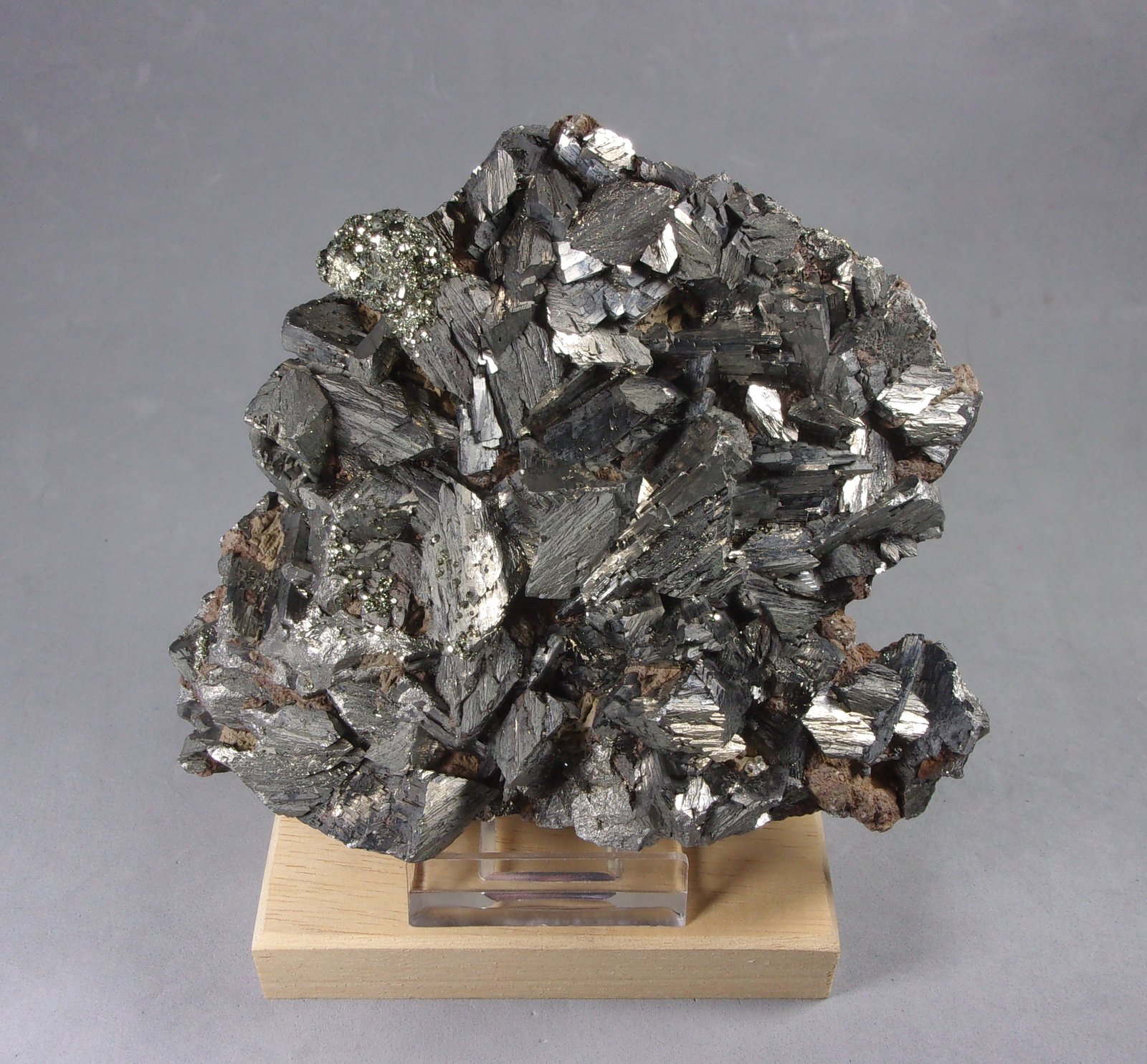 Arsenopirita
11,7 x 10,3 x 3,4 cm.
(Autor: J. G. Alcolea)