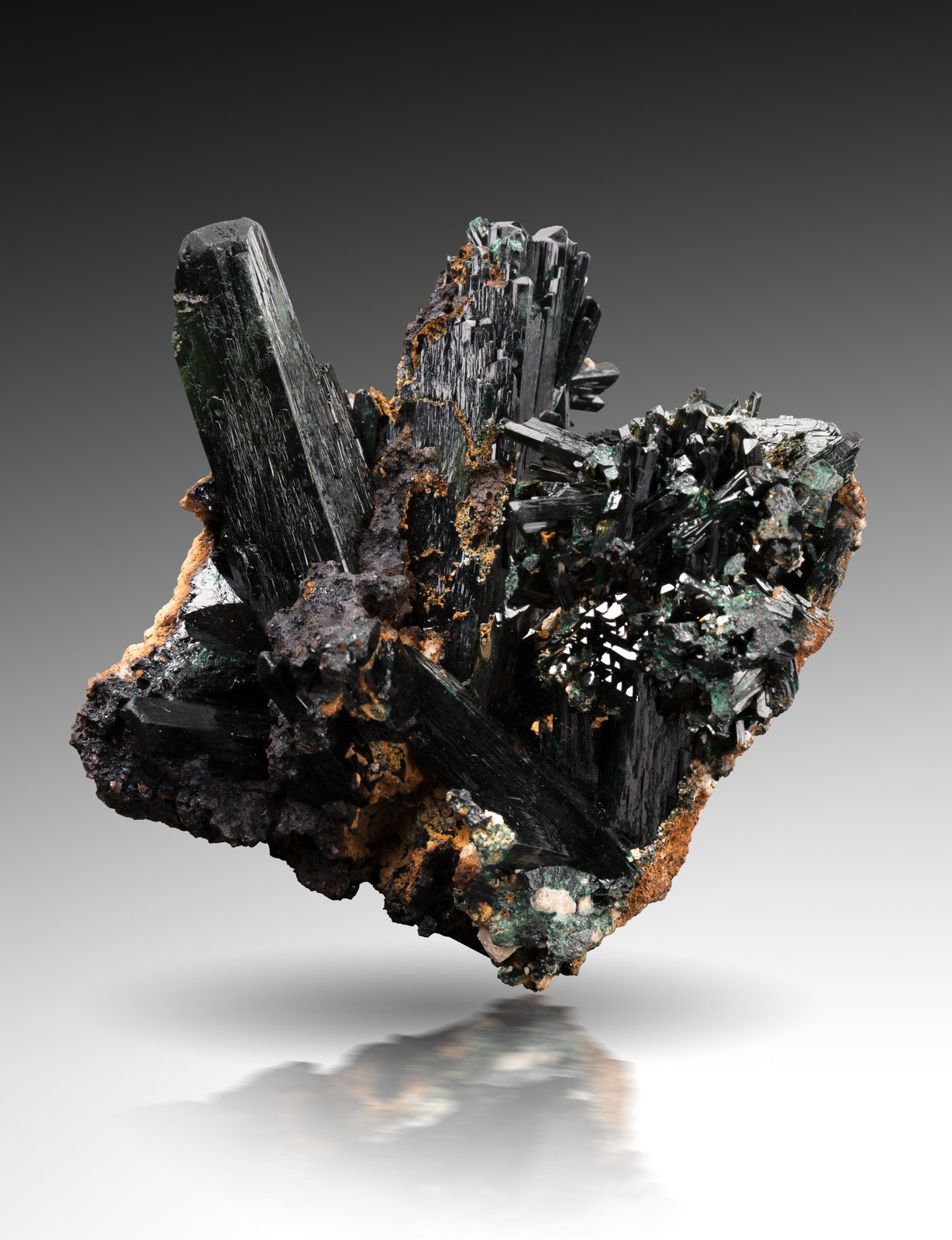 Atacamita
8 x 6.5 x 6.5 cm / cristal principal: 4.5 cm
(Autor: Museo MIM)