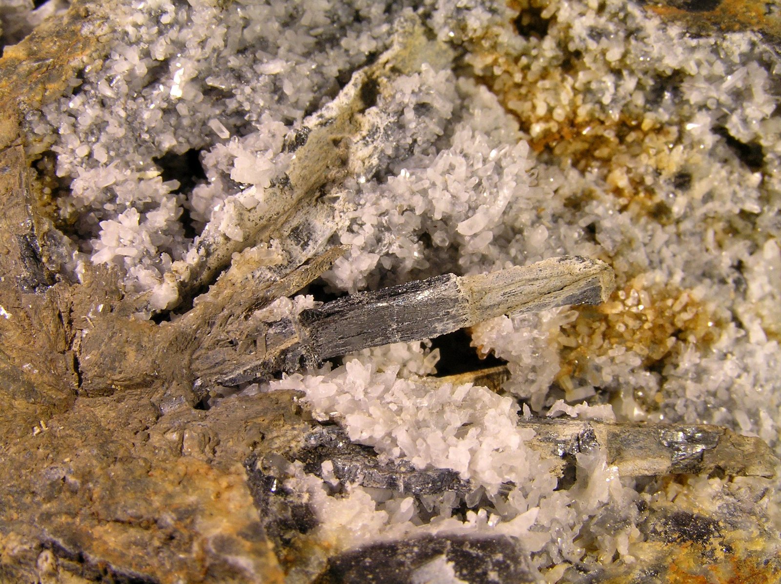 Stibnita (Estibina)
9,5x6x4 cm.
(Autor: Nacho)