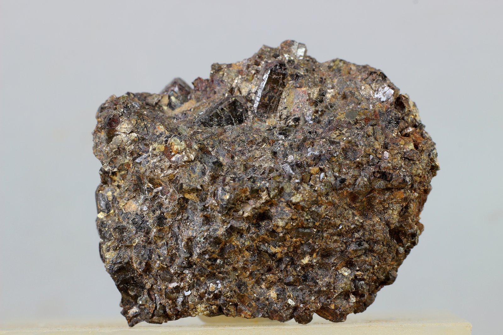 Augita (variedad fassaita)
43x34 mm.
(Autor: Juan Espino)