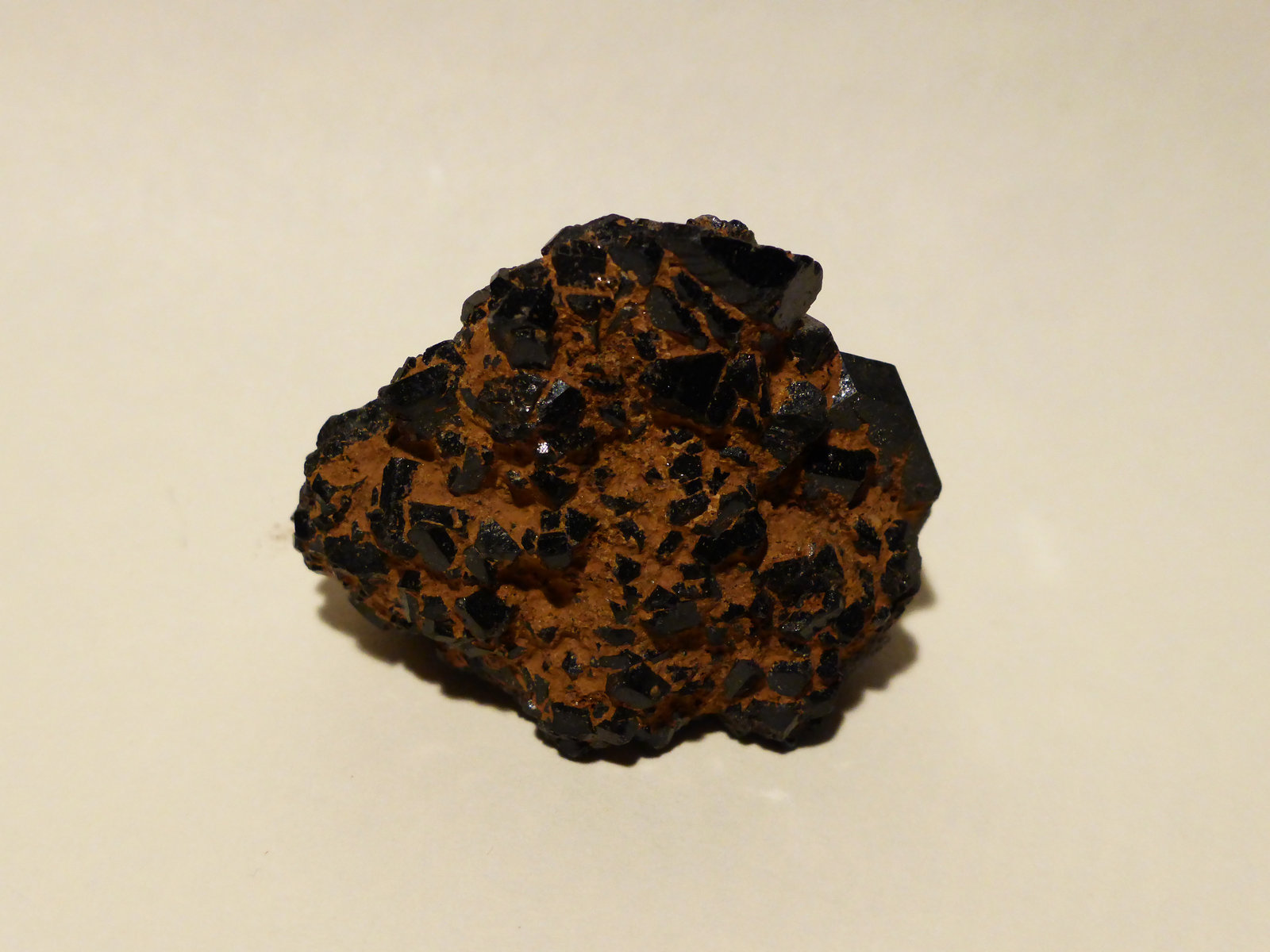 Augita
3x2 cm
(Autor: Ander Ispizua Juan)