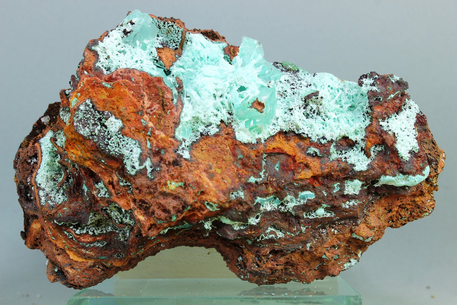 Auricalcita
157x75x45 mm
(Autor: Juan Espino)