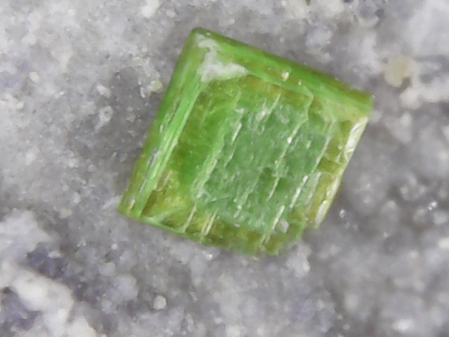 Autunita
cristal de 0.7mm
(Autor: srm13151)