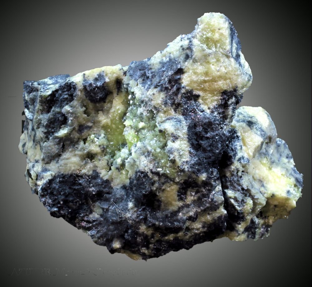Azufre
48 x 40 x 11 mm.
(Autor: José Luis Zamora)