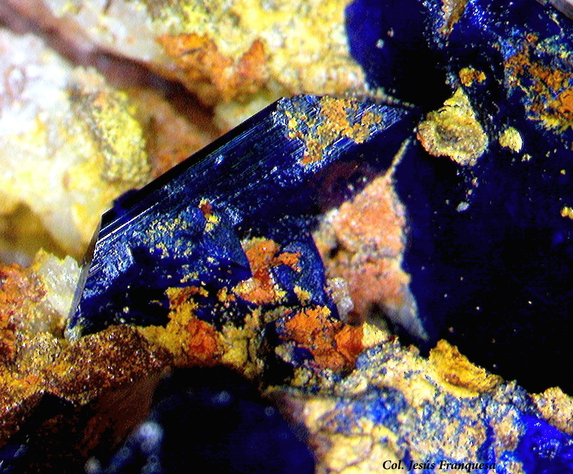Azurita.
2´60x1´45 mm.
(Autor: Jesus Franquesa Baucells)
