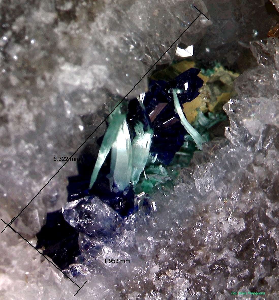 Azurita, Malaquita y Mimetita.
5´322x1´953 mm´.
(Autor: Jesus Franquesa Baucells)