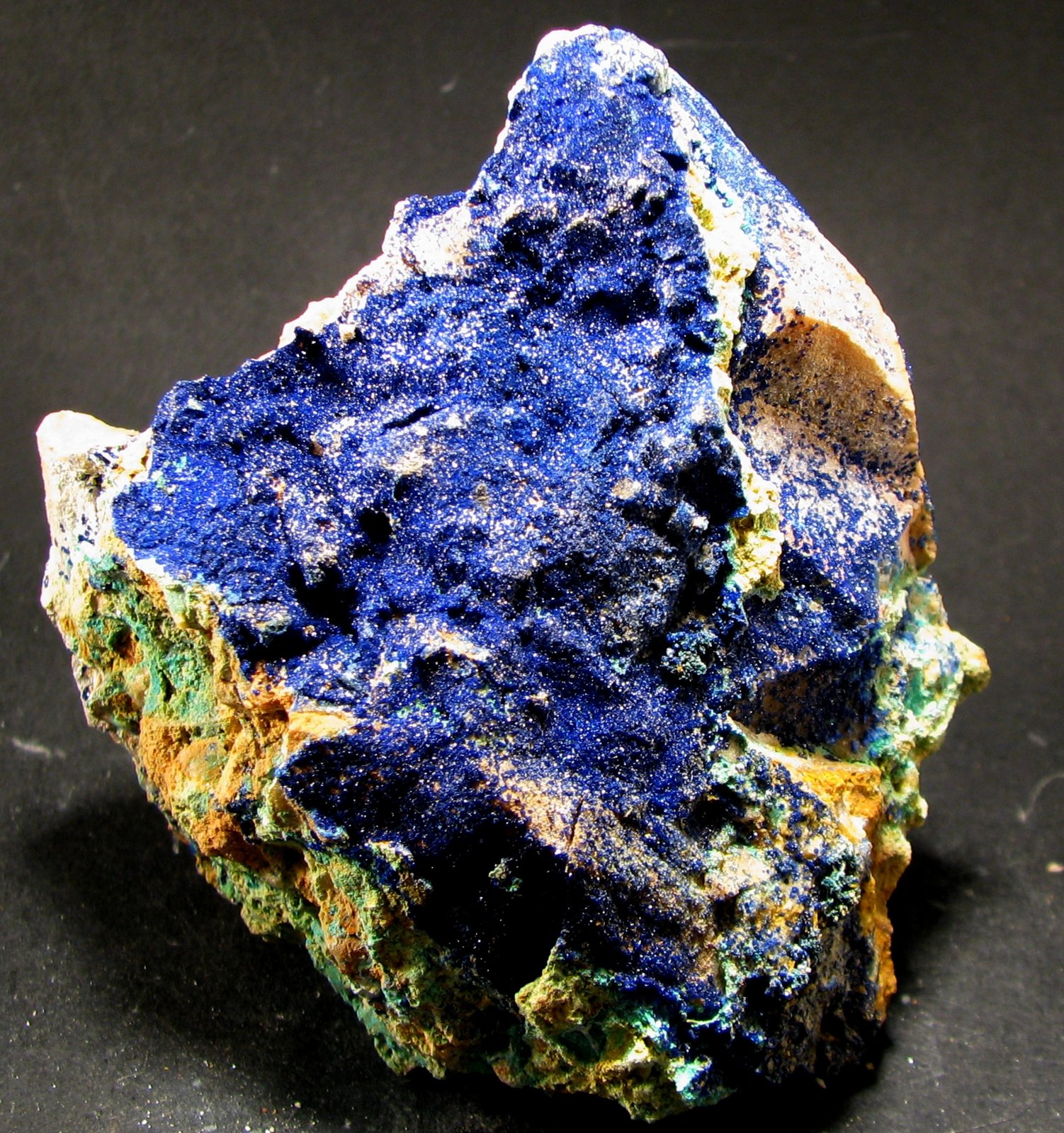 Azurita, Malaquita
64 x 58 x 38 mm.
(Autor: José Luis Zamora)