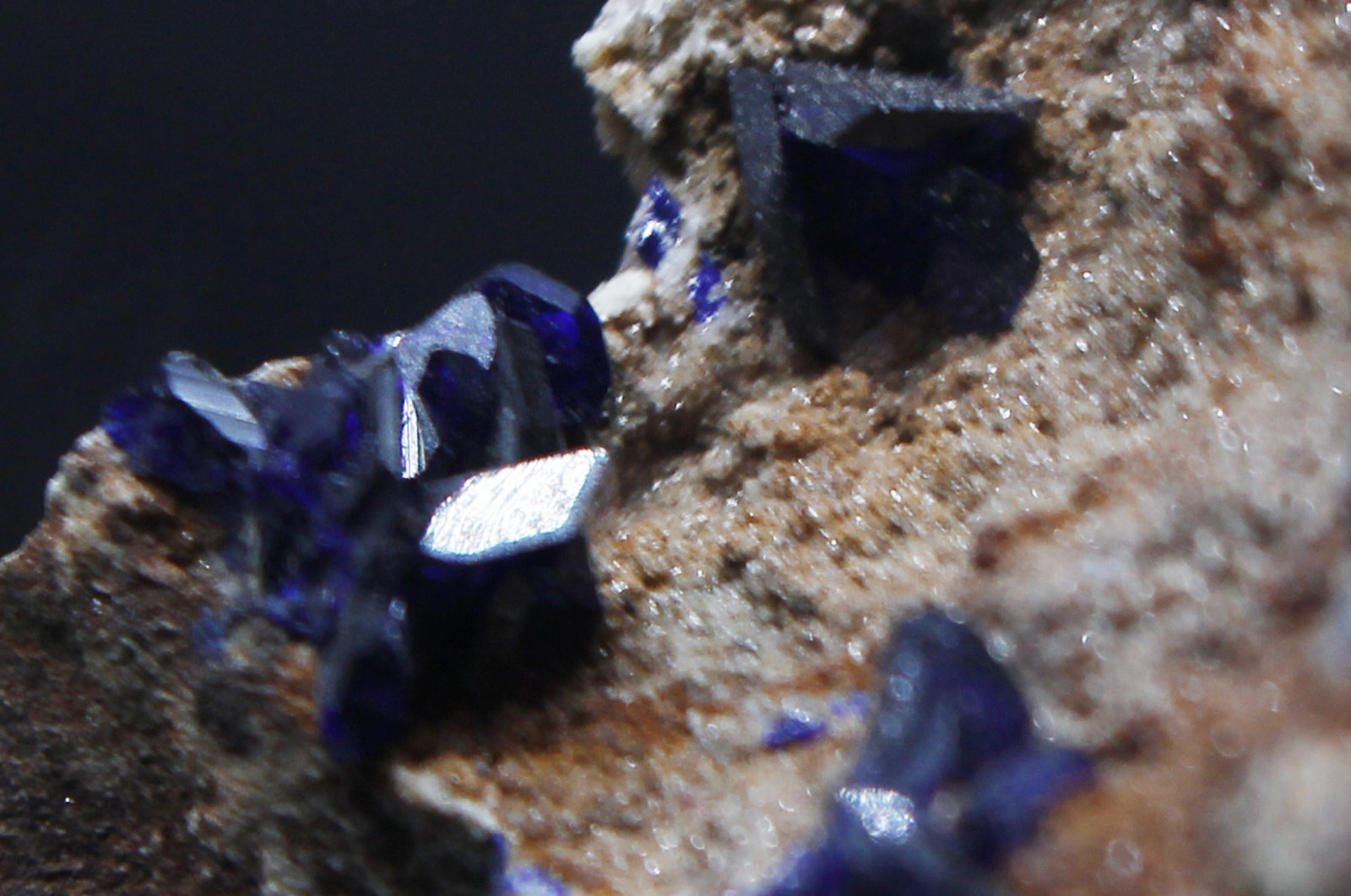 Azurita
5X4X3 cm
(Autor: Luis Edmundo Sánchez Roja)