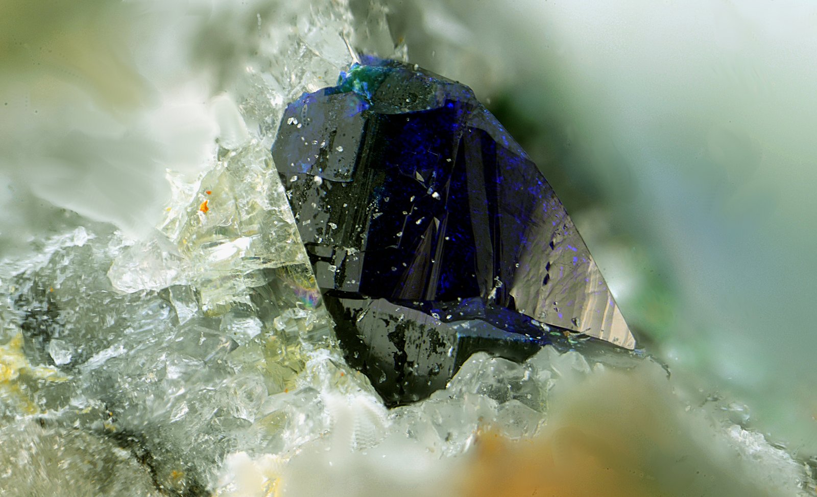Azurita
Cristal de 3 mm.
(Autor: Antonio Carmona)