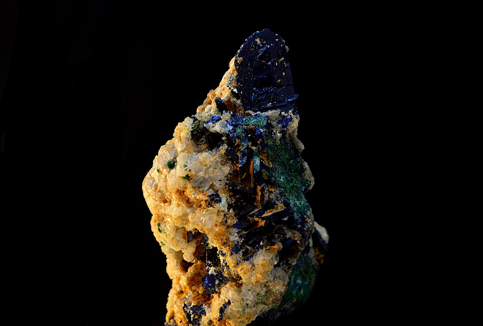 Azurita
26 x 11 mm
(Autor: Antonio Carmona)