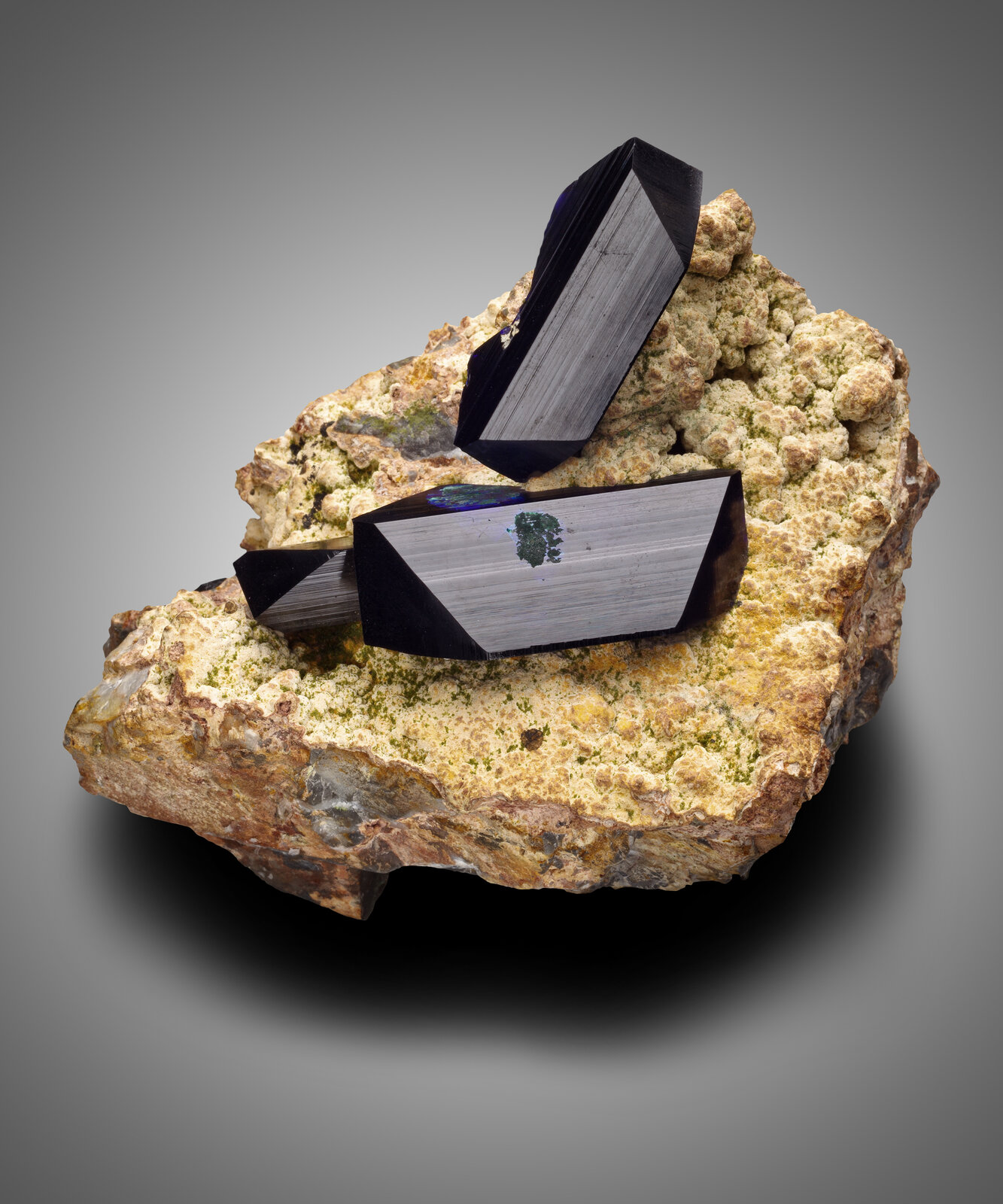 Azurita
Mina Tsumeb, Tsumeb, Región Otjikoto, Namibia
12 x 7.5 x 12 cm / Cristal principal: 4.9 cm
(Autor: Museo mim)