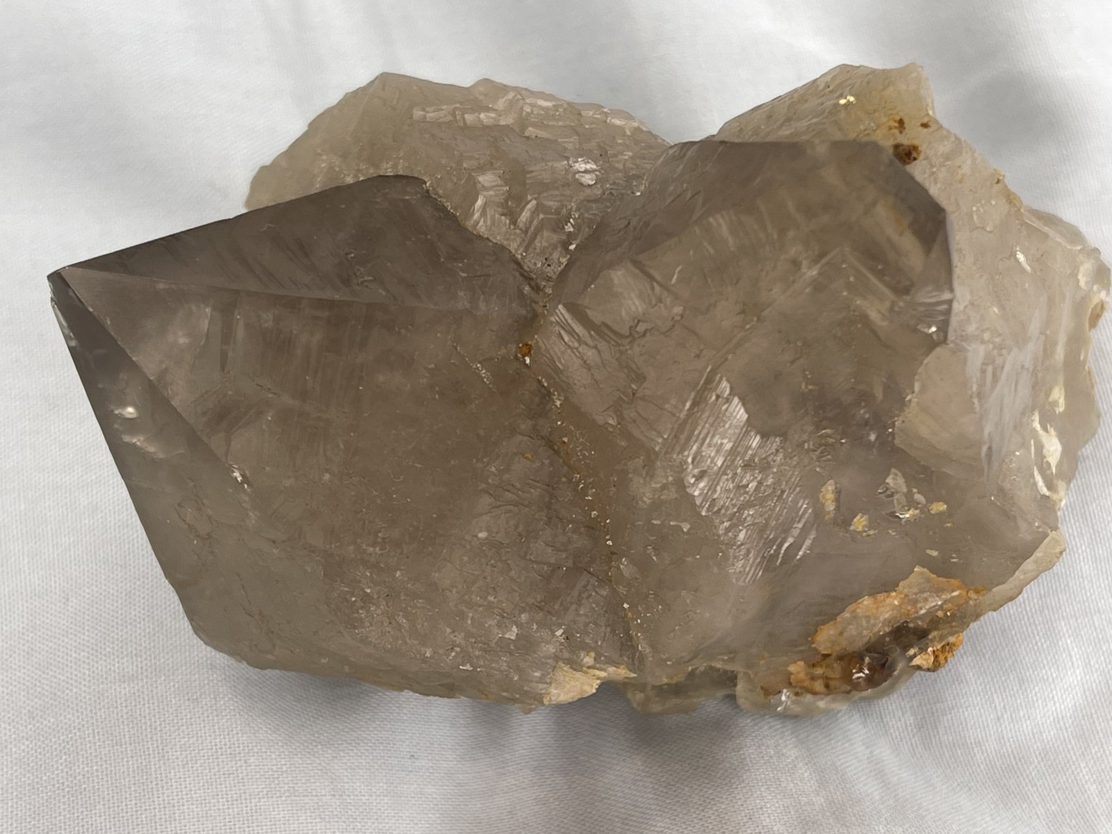Cuarzo
6,5cm de ancho y 5cm de alto
(Autor: castrominerals)