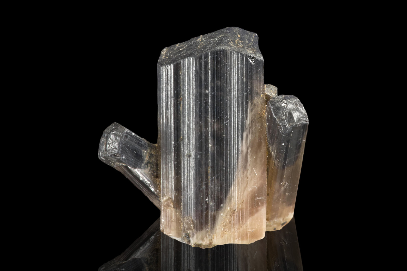 Baotita
3 x 3 x 2 cm / Cristal principal: 1.7 cm.
(Autor: Museo MIM)