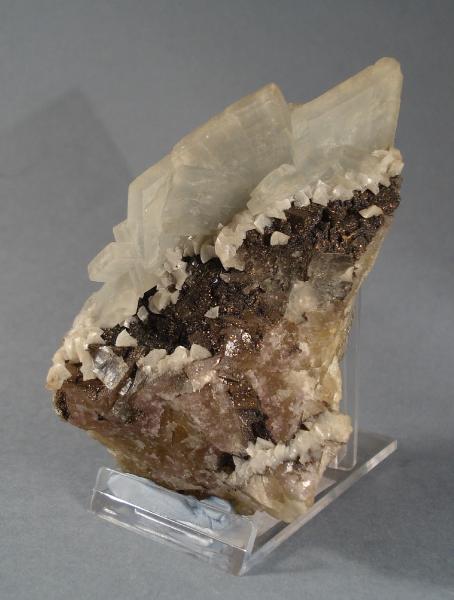 Barita, fluorita, dolomita y pirita
10 x 6 cm.
(Autor: Echevarria)