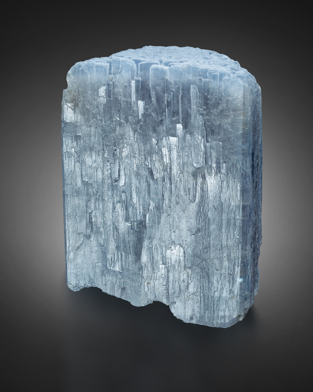 Barylita
4 x 1.5 x 5.5 cm
(Autor: Museo MIM)