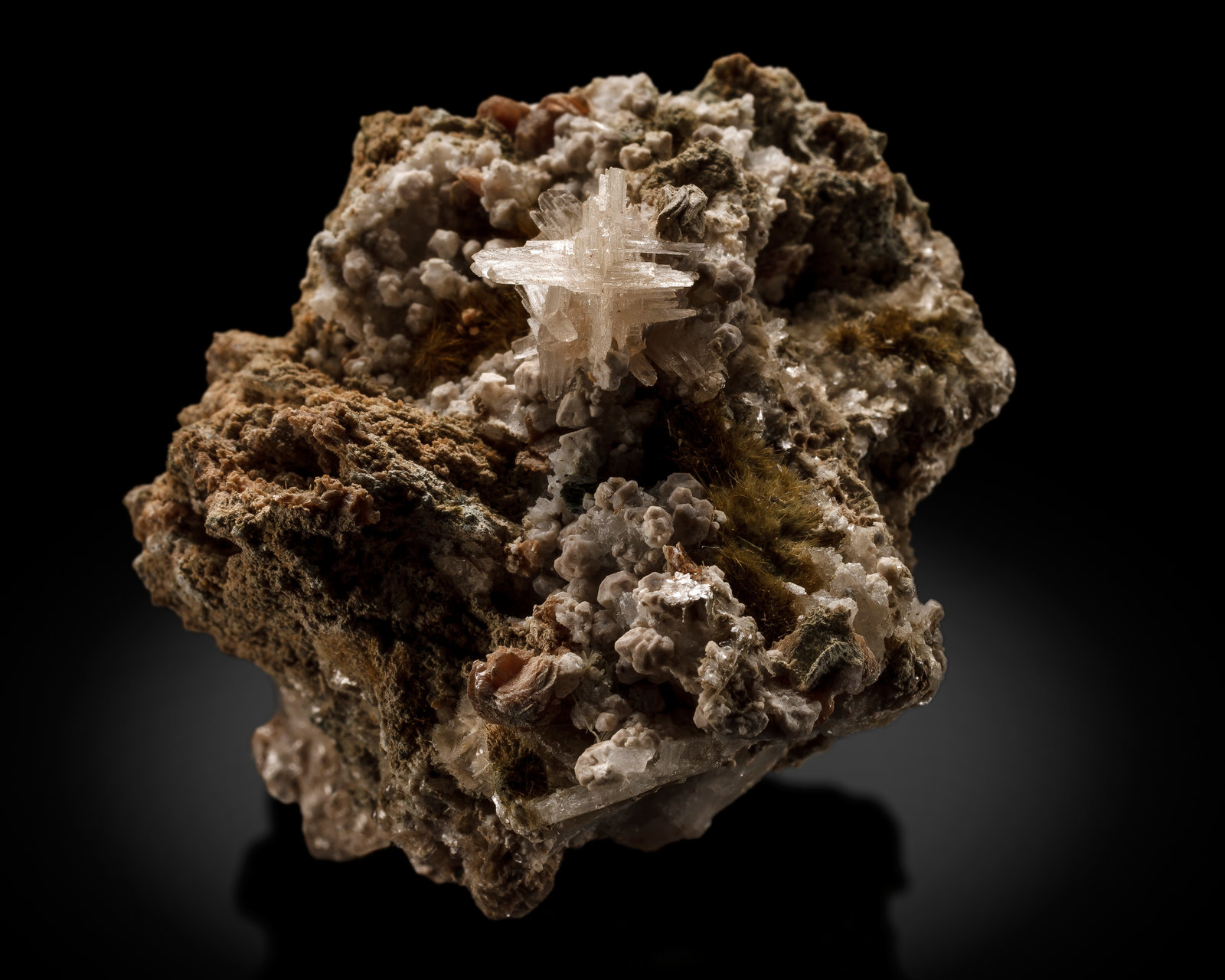 Behoíta
4.5 x 5.5 x 4 cm / cristal principal: 1.1 cm
(Autor: Museo MIM)