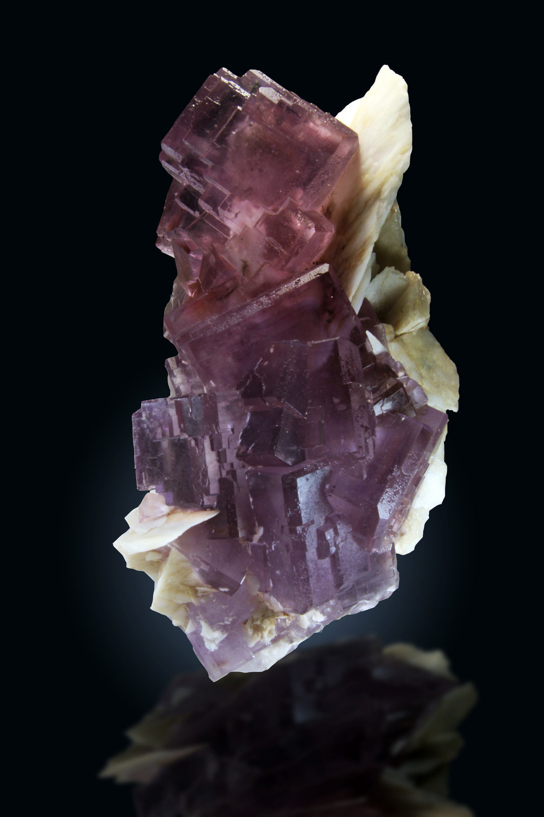 Fluorita, Barita
13 x 6cm, cristales hasta 3.5cm de arista
(Autor: Raul Vancouver)