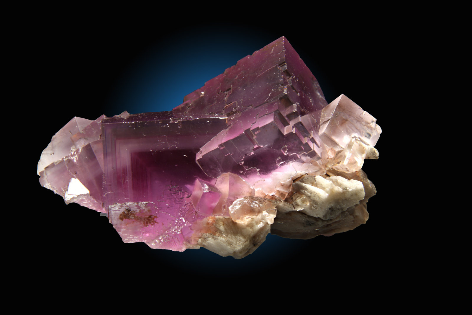 Fluorita, Barita
10x7cm, cristales de 4cm de arista
(Autor: Raul Vancouver)