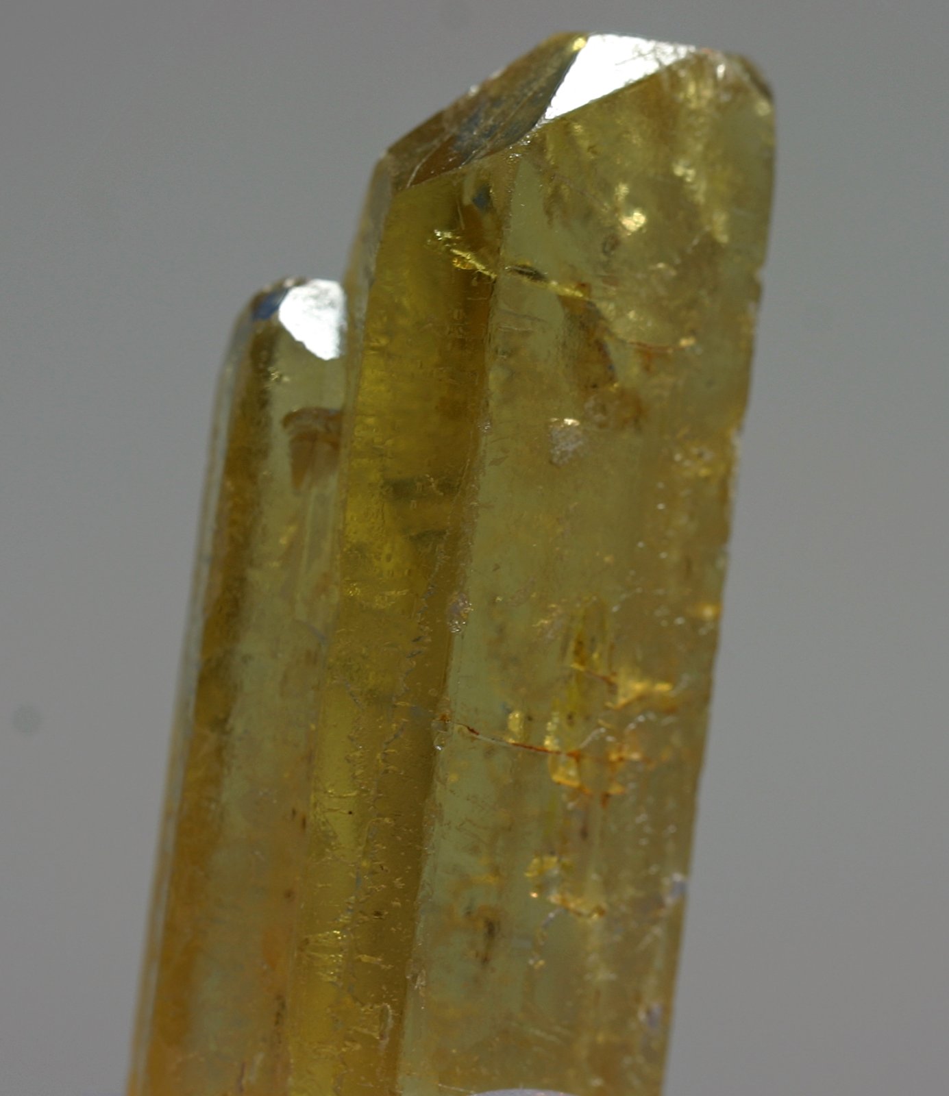 Berilo (variedad heliodoro)
20x42
(Autor: Ramon A  Lopez Garcia)