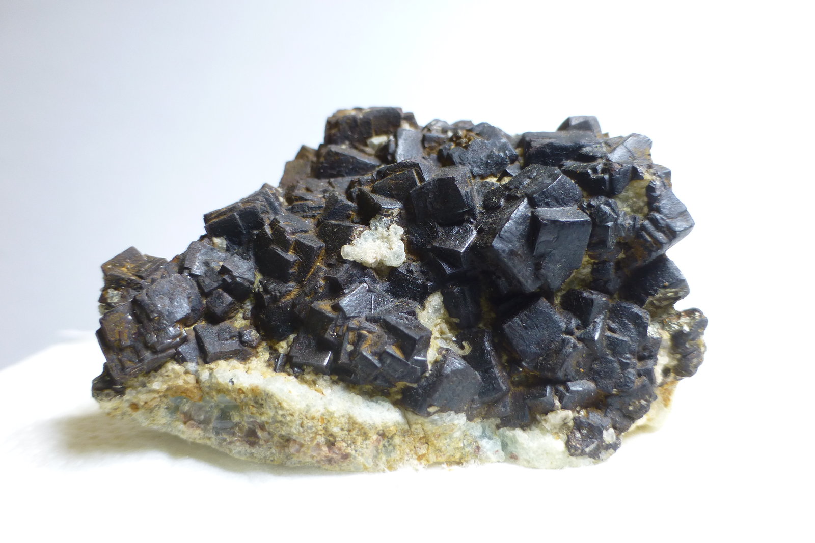 Goethita pseudo. Pirita
5x3cm
(Autor: heat00)