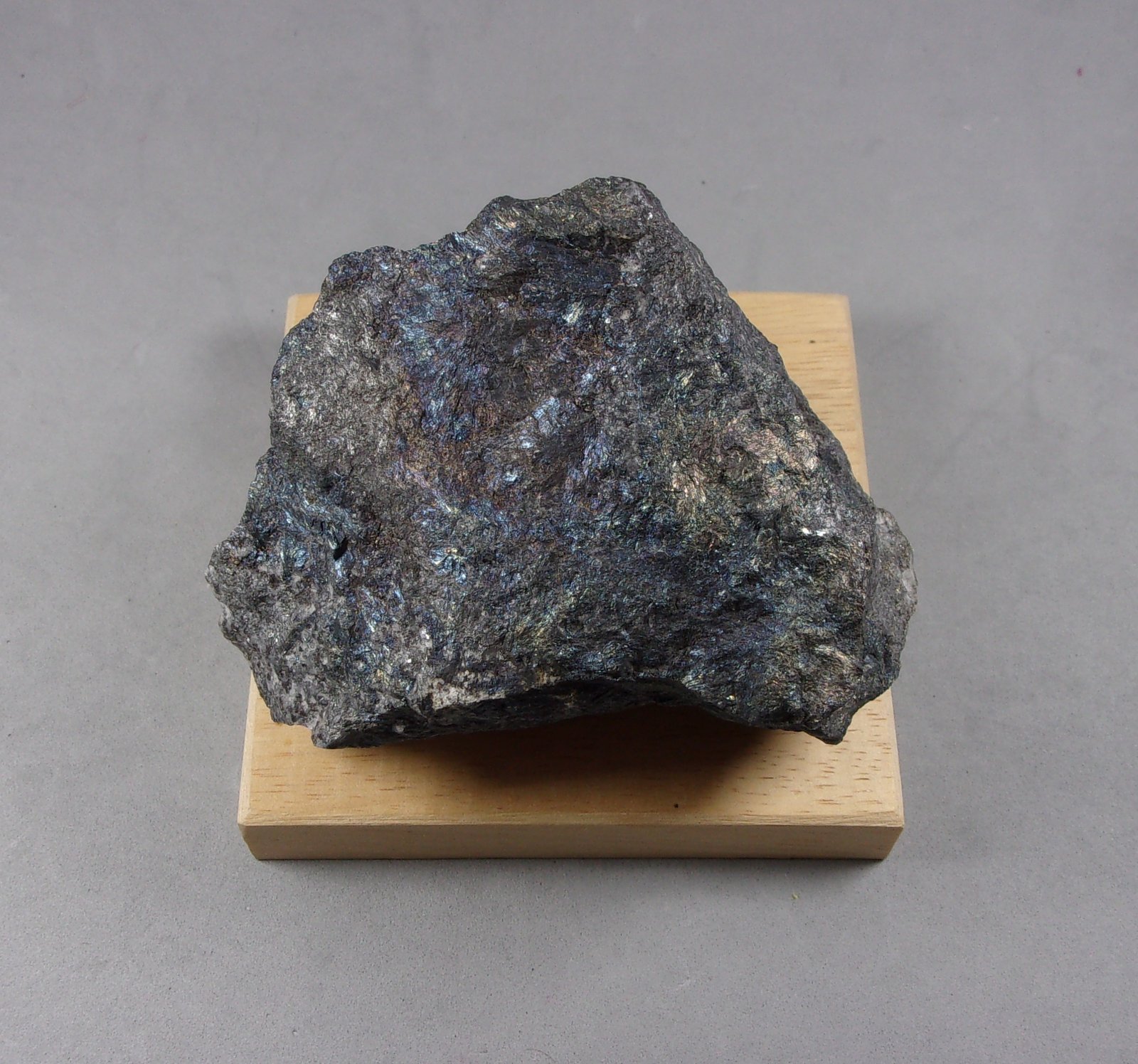 Berthierita
8,5 x 6 x 4 cm.
(Autor: J. G. Alcolea)