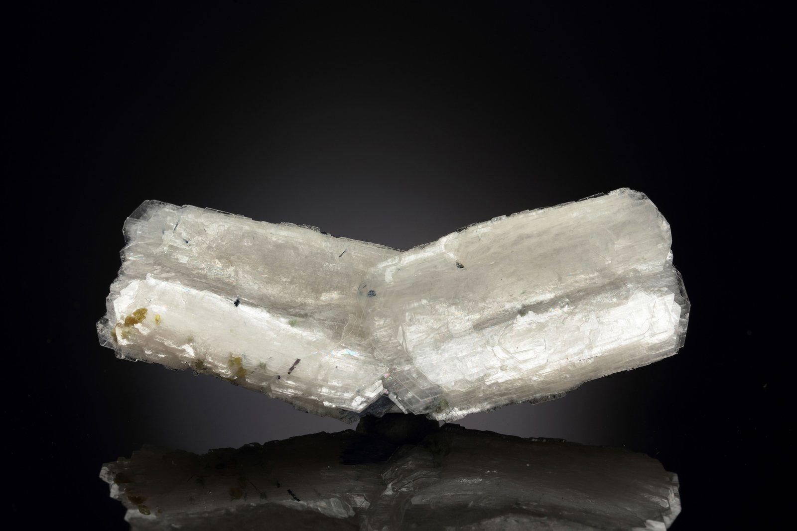 Bertrandita
7.5 x 2.5 x 1.5 cm / cristal principal: 4.1 cm
(Autor: Museo MIM)