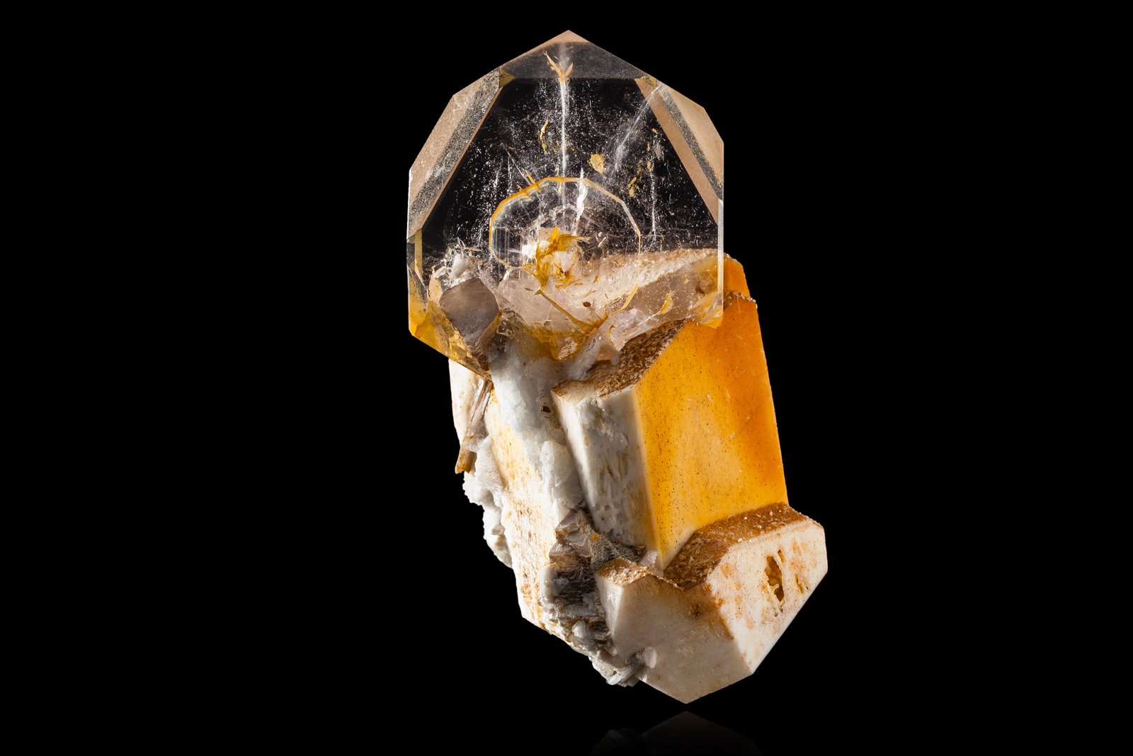 Berilo (variedad goshenita)
10 x 6 x 12 cm
(Autor: Museo MIM)