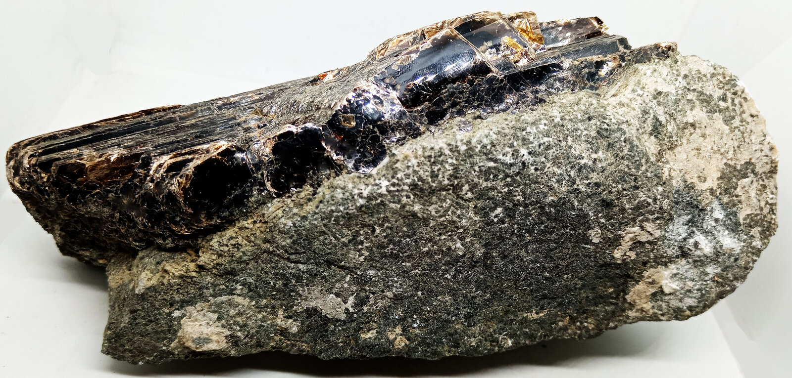 Flogopita
180X78X81 mm.
(Autor: Luis Edmundo Sánchez Roja)