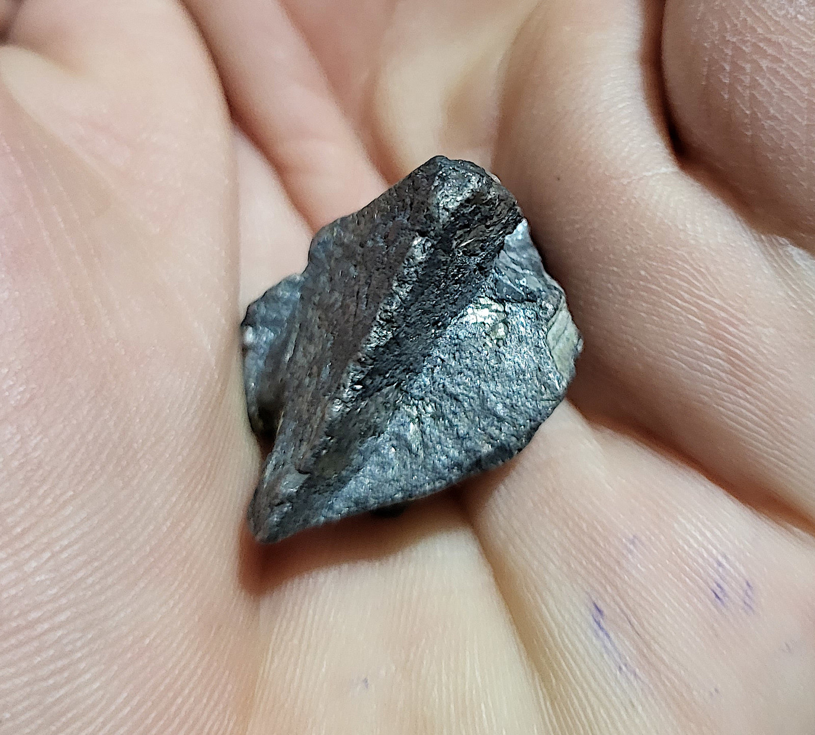 Bismuto
Cristal de 15x22x26 mm
(Autor: Antonio Carmona)