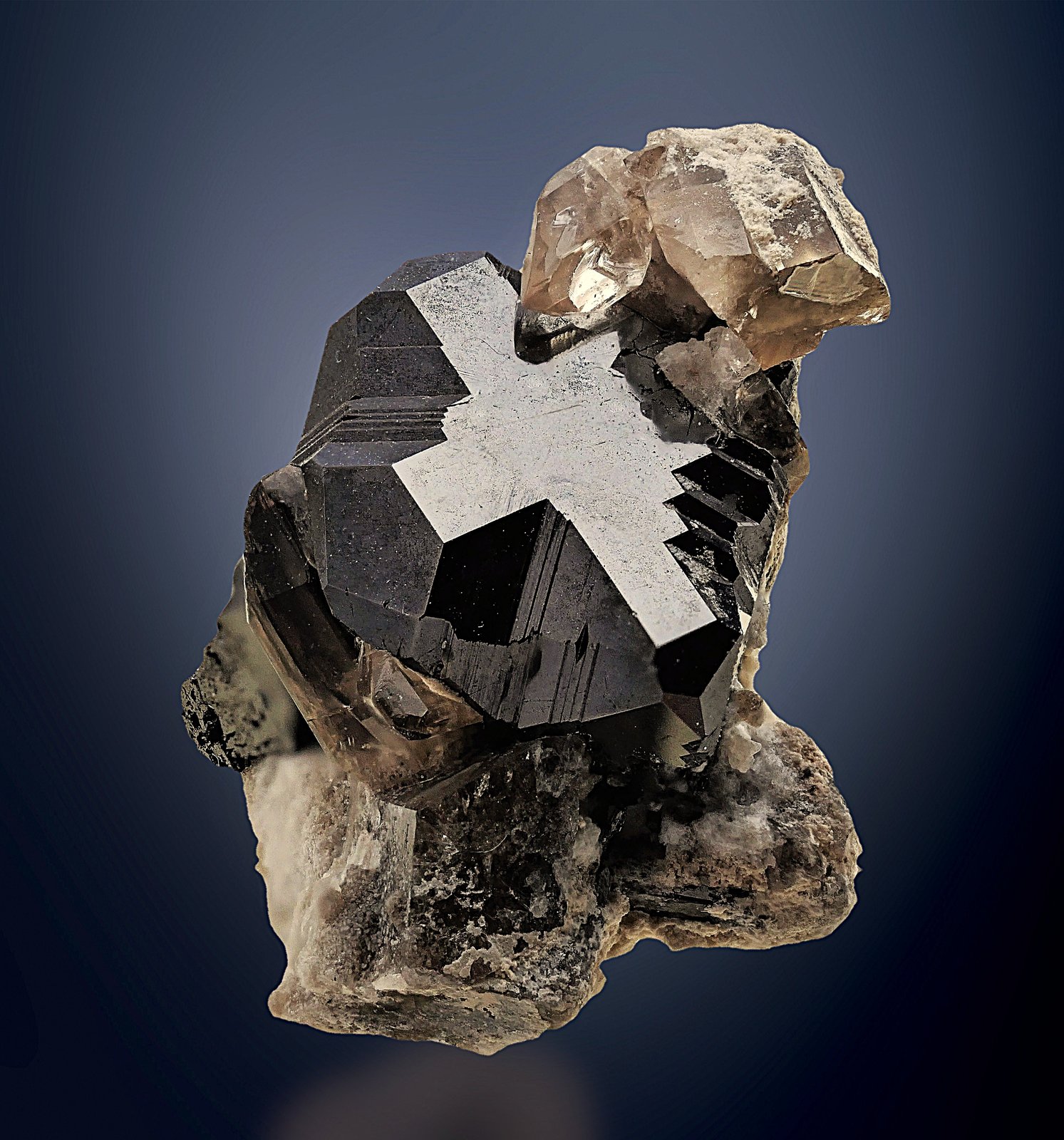 Bixbyita (Subgrupo), topacio
25 x 20 mm
(Autor: Borja Sainz de Baranda)