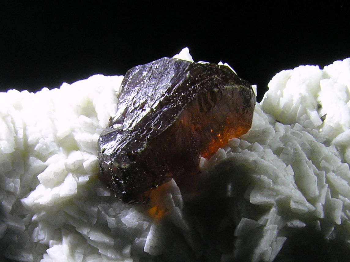 Esfalerita, dolomita
7,8x3,5x4,5 cm.
(Autor: Nacho)