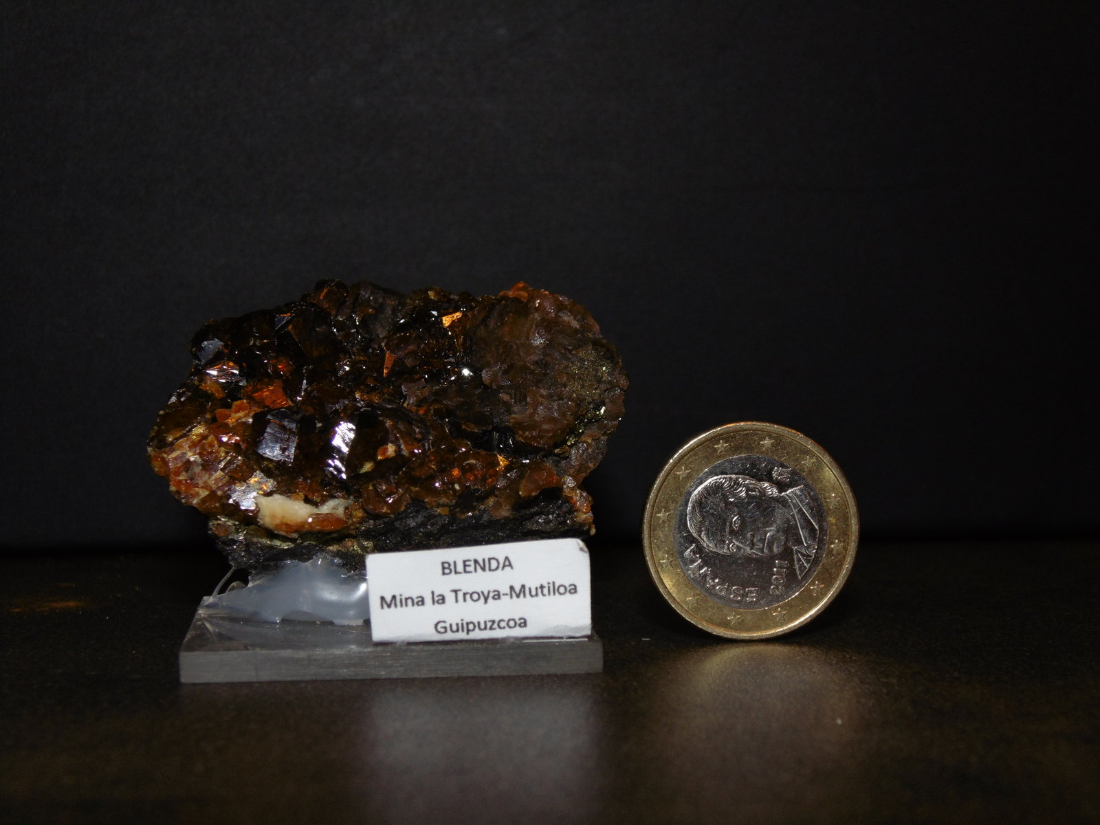 Esfalerita
50 x 30 x 30 mm.
(Autor: Inushin)
